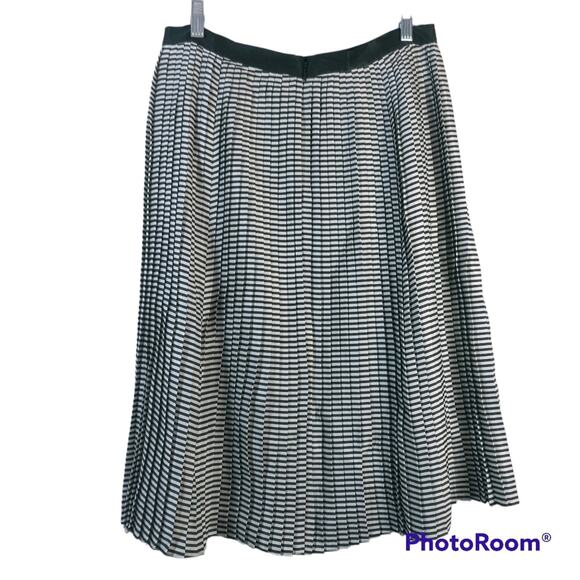 Canvas By Lands End Black White Stripe Pleated Skirt Size 10 - Picture 2 of 7